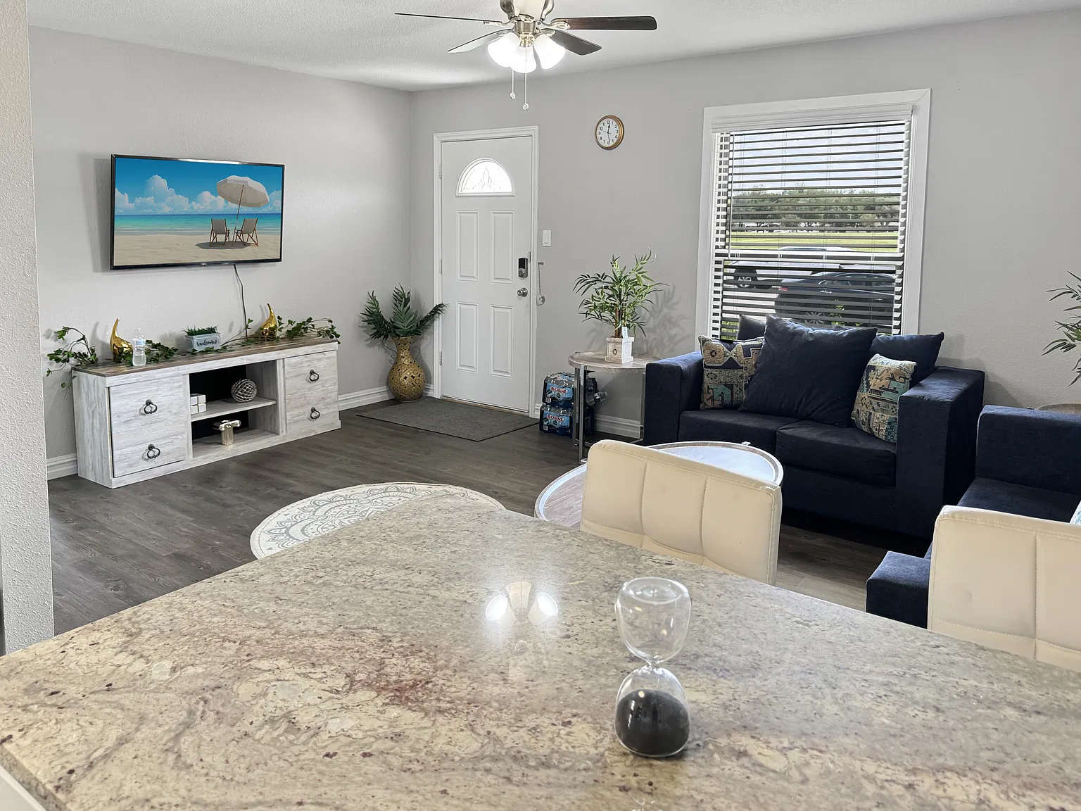 3 bed, 1100 sqft, $2,800 — Photo 1