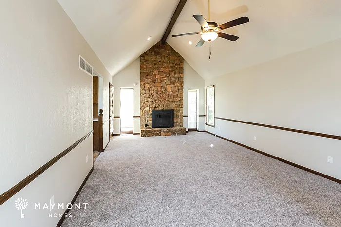 4 bed, 2.5 bath, 2050 sqft, $2,195 — Photo 4