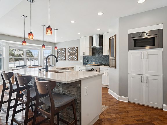 4th image of 469 Pheasant Ridge Rd