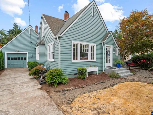 541 SW Clay St, Dallas, OR 97338