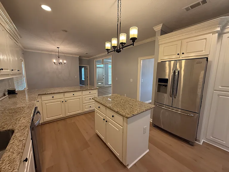 Oakmont Dr — Photo 4