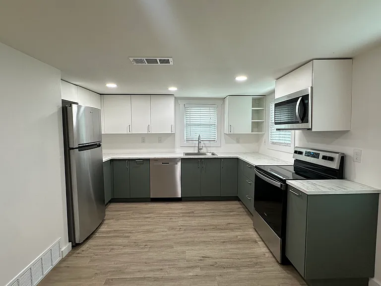 2232 W Rosedale St S #100 — Photo 4