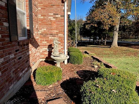 3rd image of 50 E Lakeview Dr