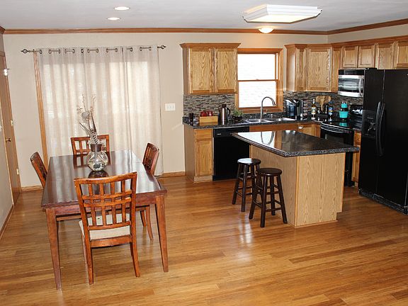 Kitchen & Dining room