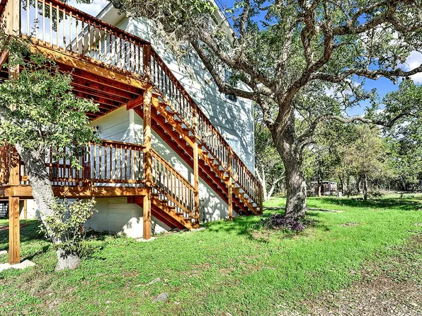 207 Oakwood Loop, San Marcos, TX 78666