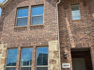 2041 Crooked Bow Dr, Mesquite, TX 75149
