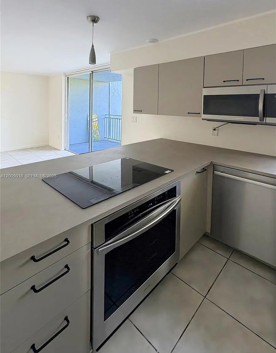 Nirvana Condominium — Photo 4