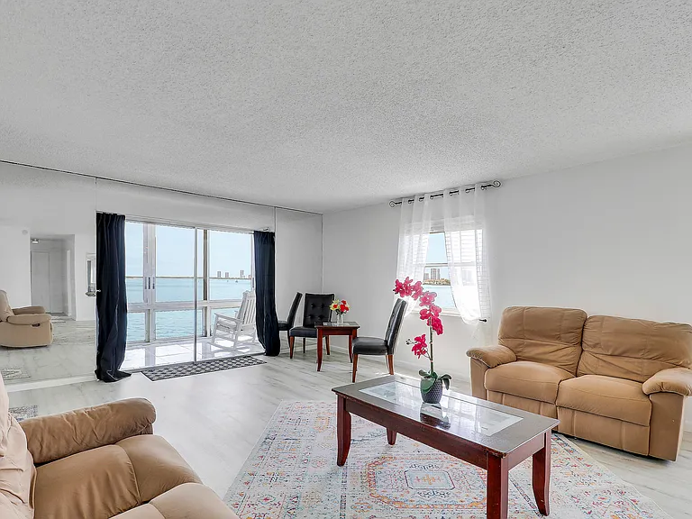 410 Wilma Cir #308 — Photo 28