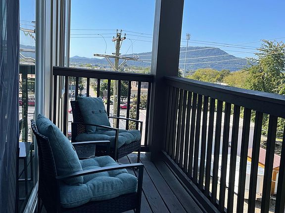 5th image of 817 Flynn St #105