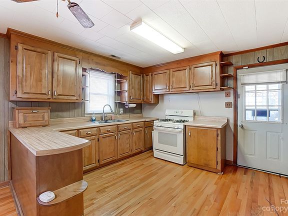 4th image of 604 E Georgia Ave
