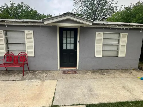 313 Mary Ann St, Uvalde, TX 78801