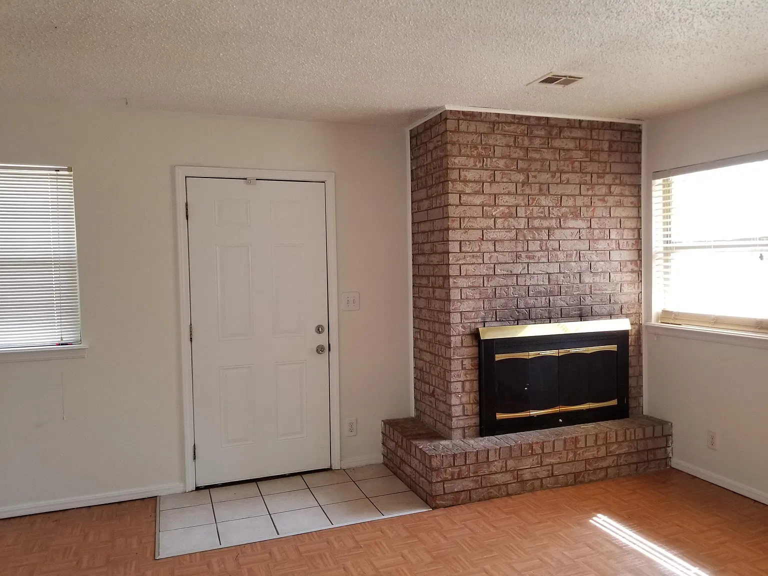 2 bed, 950 sqft, $775 — Photo 3