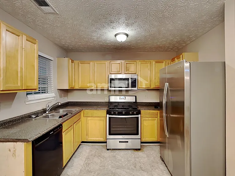 2376 Rimmele Dr — Photo 6