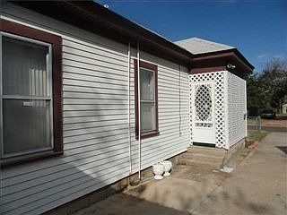 3rd image of 322 SW 41st St