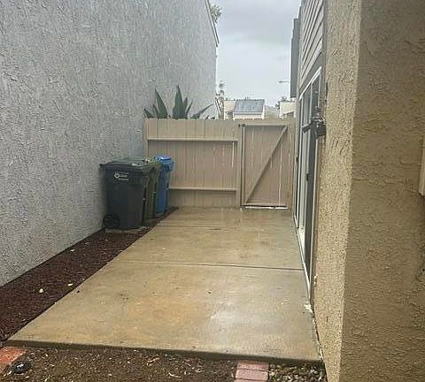 4th image of 2470 Stow St