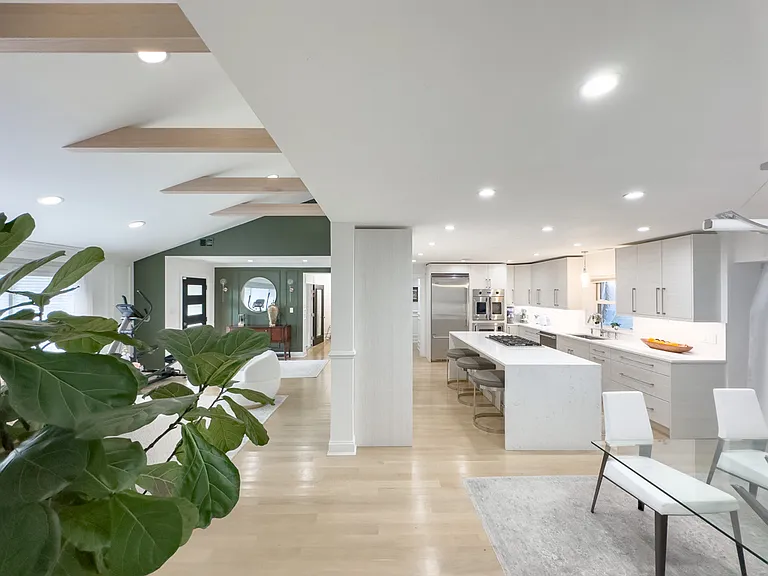 6609 N Kenton Ave #HFS — Photo 8