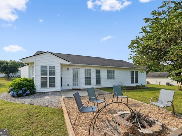 453 Raymond Dr, Winder, GA 30680