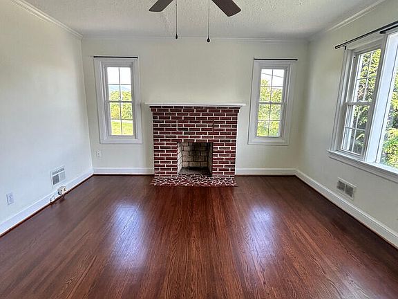 4th image of 1228 E Washington Ave