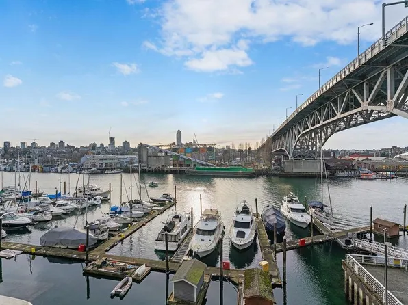 628 Kinghorne Mews #505, Vancouver, BC V6Z 3H6