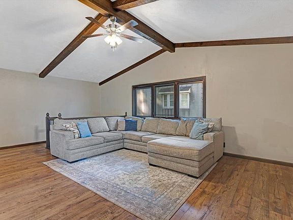 3rd image of 2530 Glacier Dr
