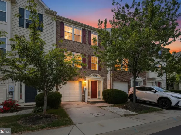7061 Holly Springs Ln #194, Elkridge, MD 21075
