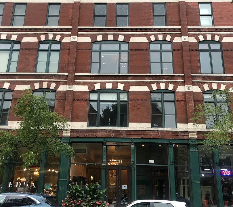 1st image of 2216 N Lincoln Ave #2C