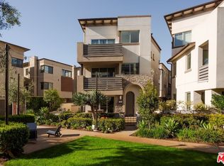 5846 N Lantern Ct, Los Angeles, CA 90094