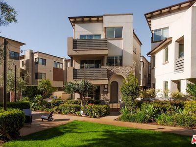 5846 N Lantern Ct, Los angeles, CA, 90094