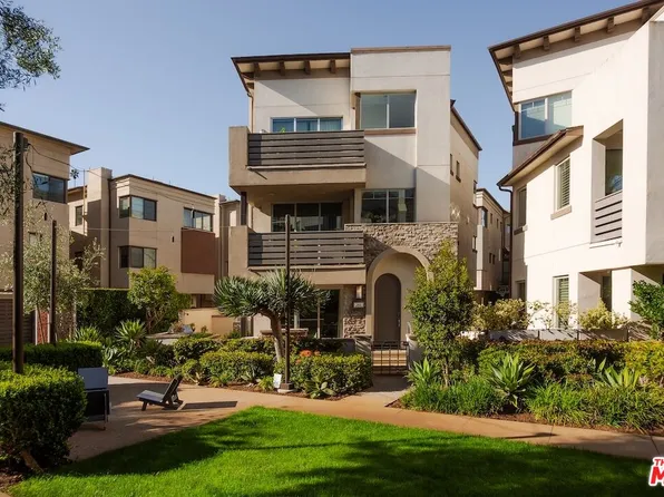 5846 N Lantern Ct, Los Angeles, CA 90094