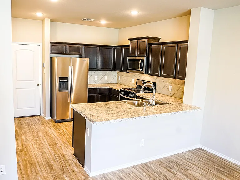 15810 Perthshire Creek Dr — Photo 8