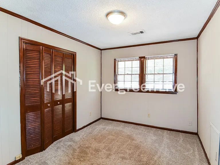 1345 Pine Ridge Rd — Photo 5