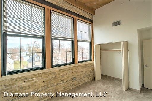 2nd image of 913 N Spring St APT 111