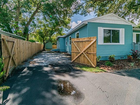 3rd image of 762 59th Ave NE