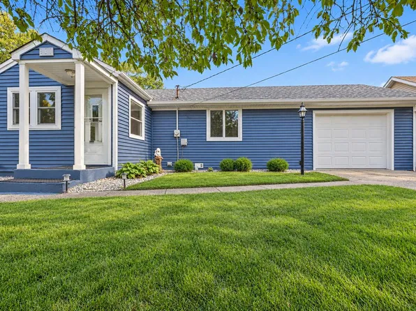 233 E Unadilla St, Pinckney, MI 48169
