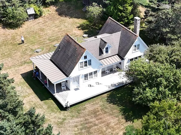 55 Ferry Road, Swans Island, ME 04685