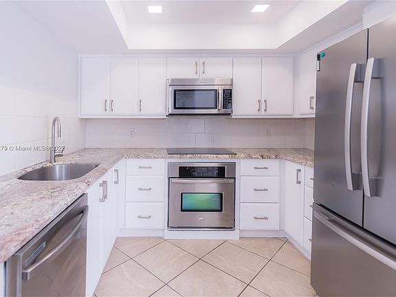 4th image of 3935 Village Dr Unit D