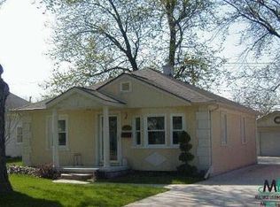 106 Chopin St, Troy, MI 48083
