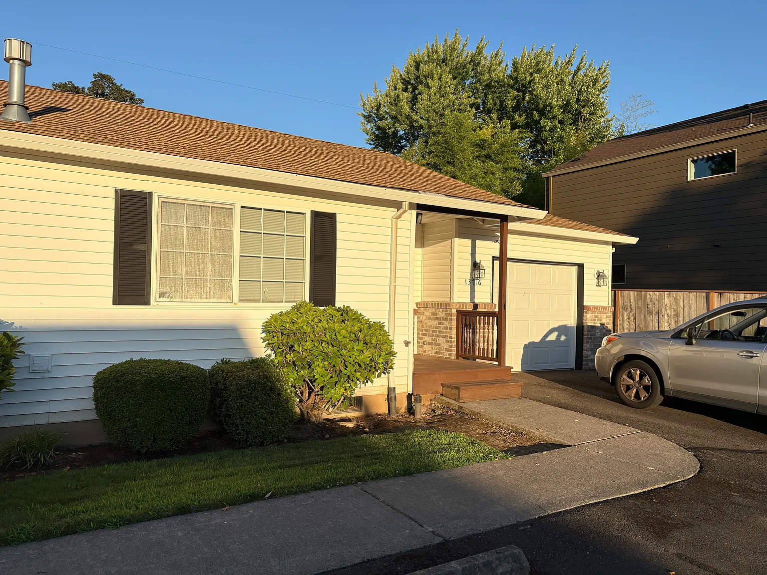 13716 SE Linden Ln — Photo 1