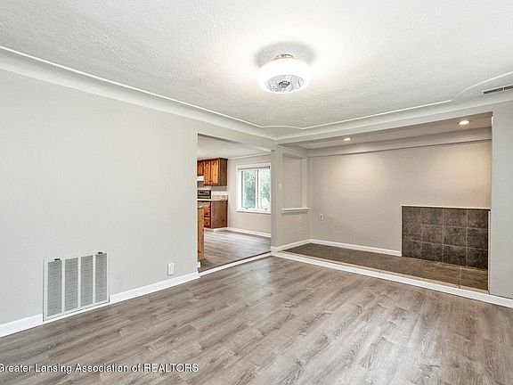 5th image of 2275 E Lake Lansing Rd