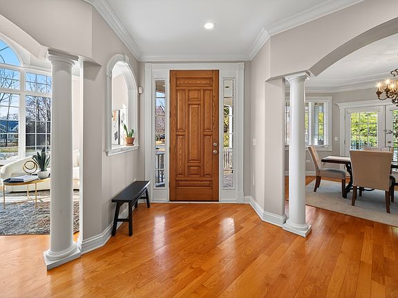 5th image of 70 Forest Ave