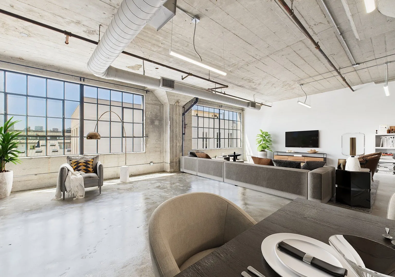 RiverFront live - Work Lofts — Photo 4