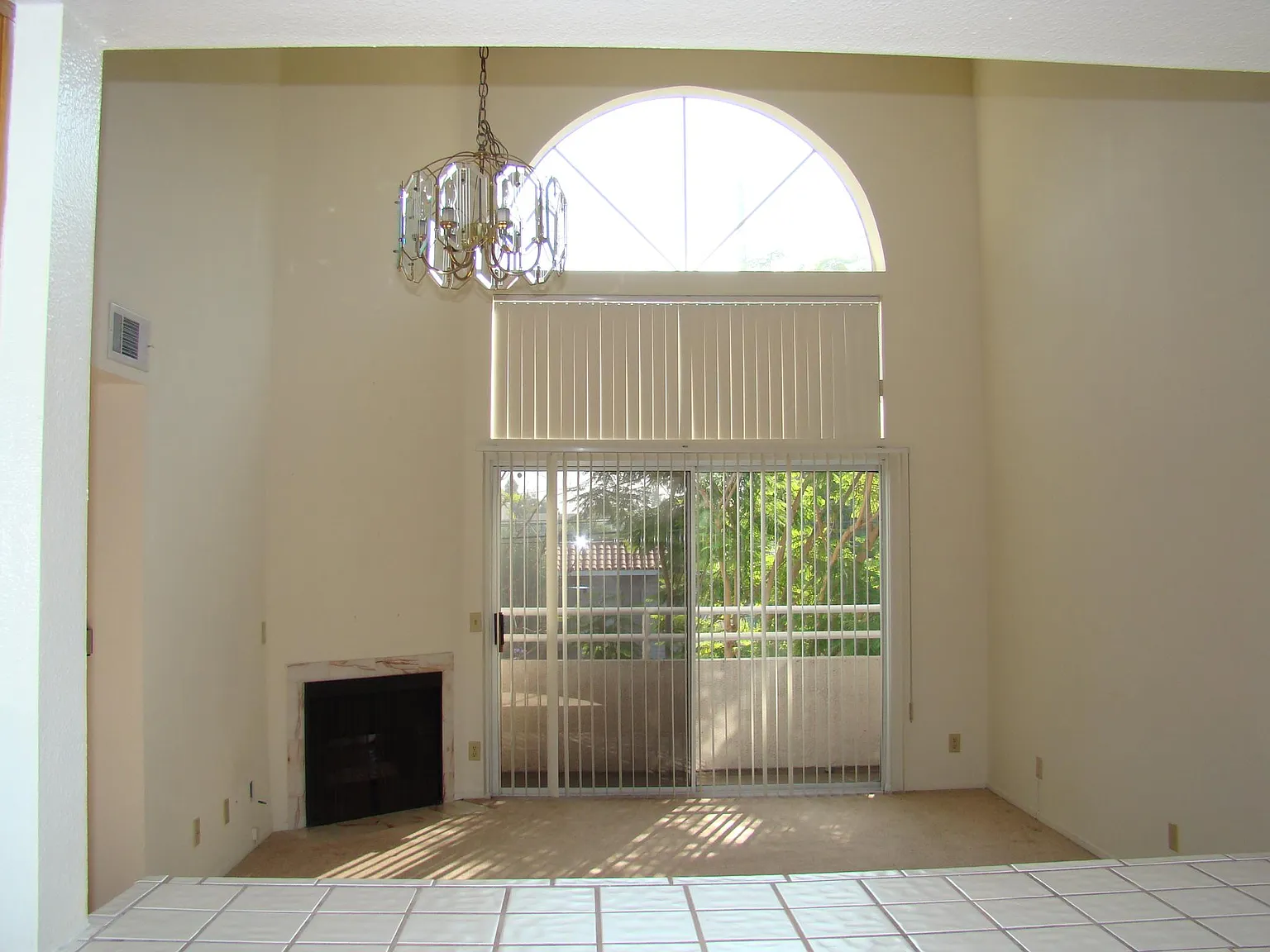 2 bed, 1100 sqft, $3,000 — Photo 2