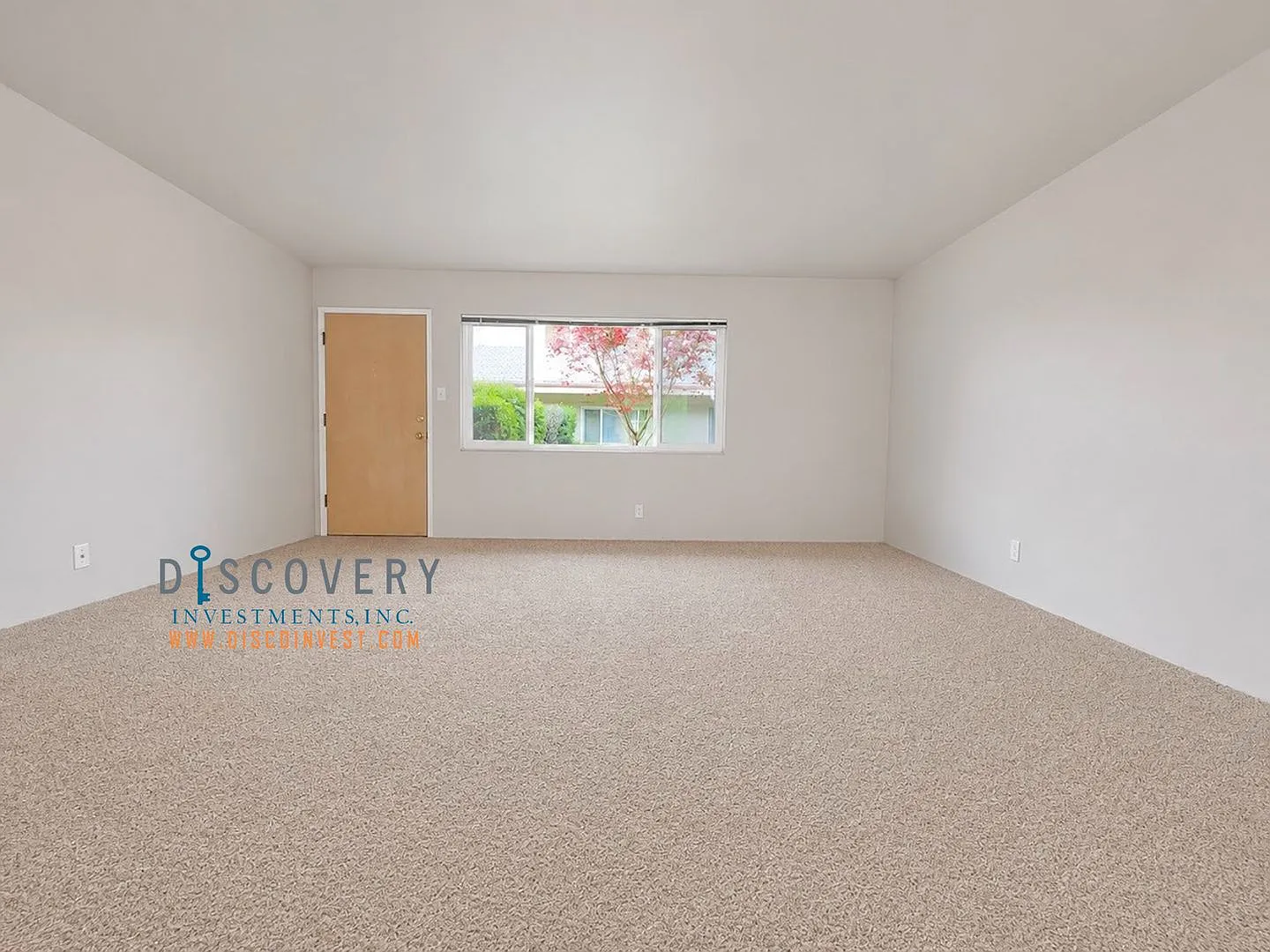 Bancroft Ave. 562 — Photo 3