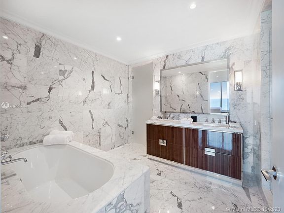 4th image of 15701 Collins Ave Unit 1801