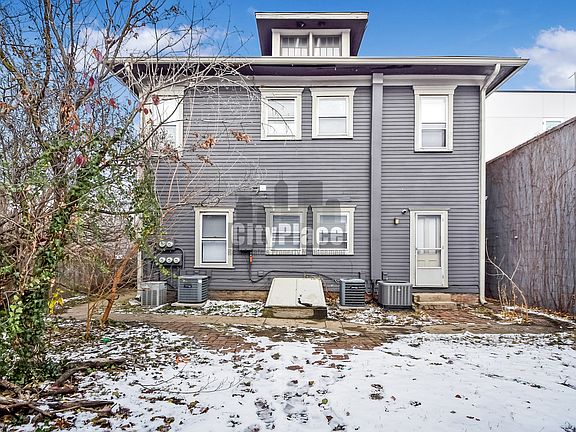 2nd image of 537 E 11th St #2