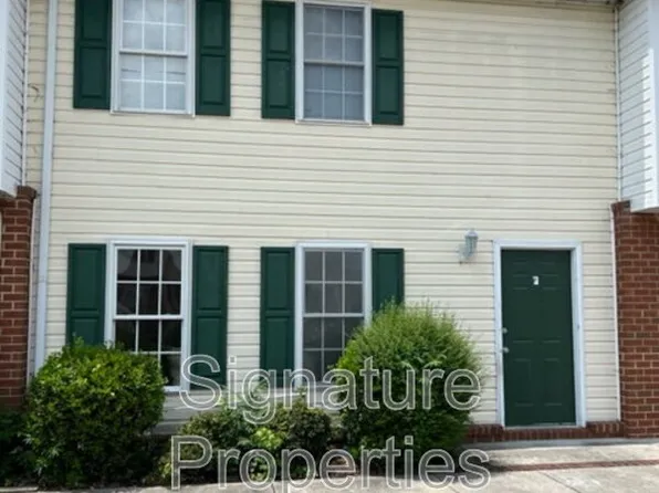555 Fairfax Ave, Colonial Heights, VA