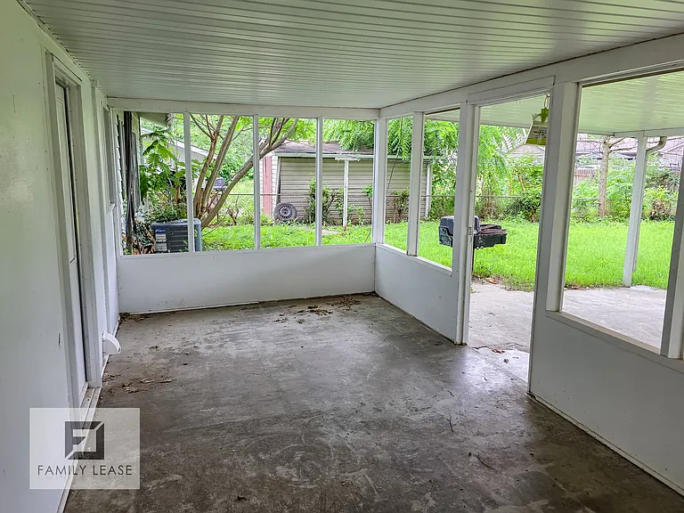 732 Saint Nicholas Dr — Photo 22