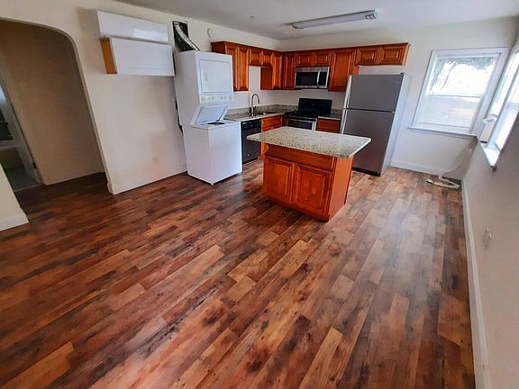 5th image of 1001 Little Bay Ave #A6