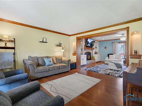 5th image of 4482 Meadow Creek Ct