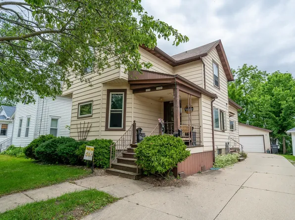 1008 Waugoo Ave, Oshkosh, WI 54901